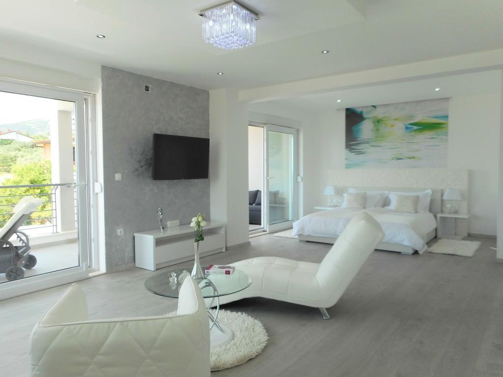 Villa Palladium Макарска Екстериор снимка