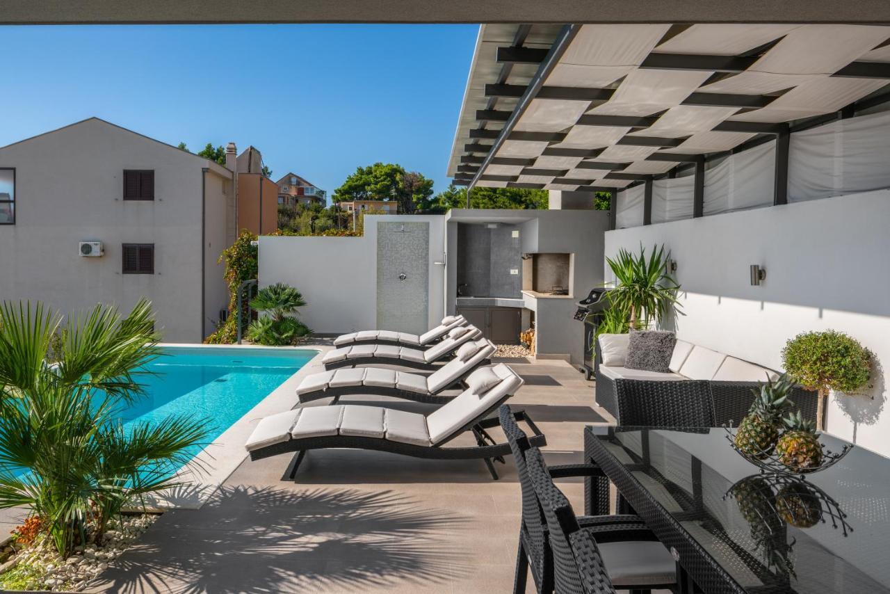 Villa Palladium Макарска Екстериор снимка